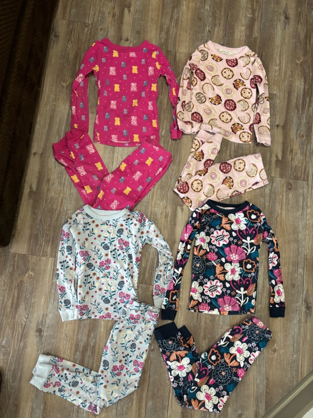 Lot of 4 Pajama set Girls size 6